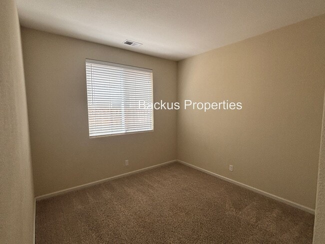 Building Photo - Great home in North Salinas with office/bo...