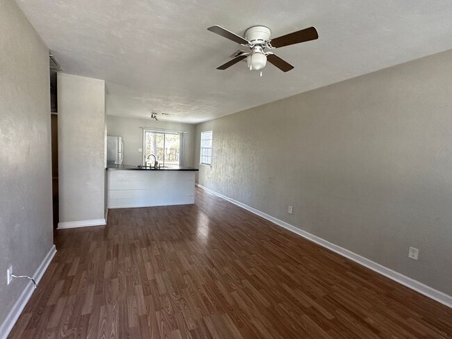 Building Photo - NE TOWNHOME IN ARBOR HILLS
