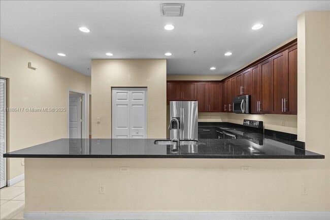 Building Photo - 1048 SW 147th Ave