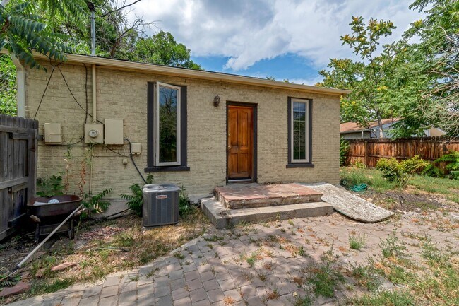 Building Photo - 3834 N Pecos St