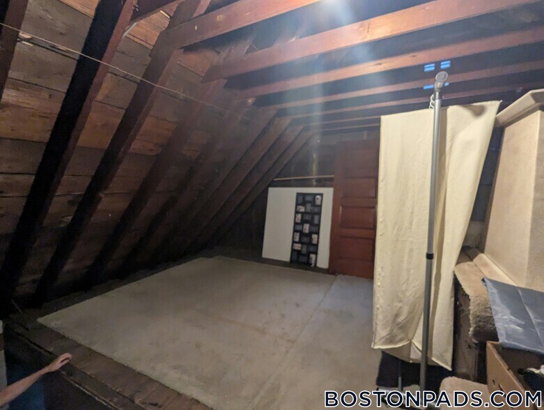 Building Photo - 1068 South St