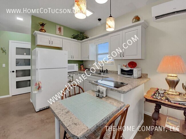 Building Photo - 5661 N Vista Karina Mia