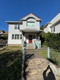 Building Photo - 731 George St