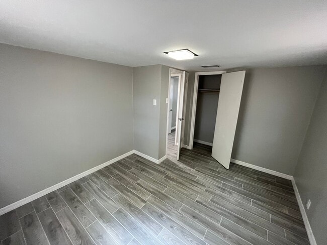 Building Photo - 817 Rosalia Dr