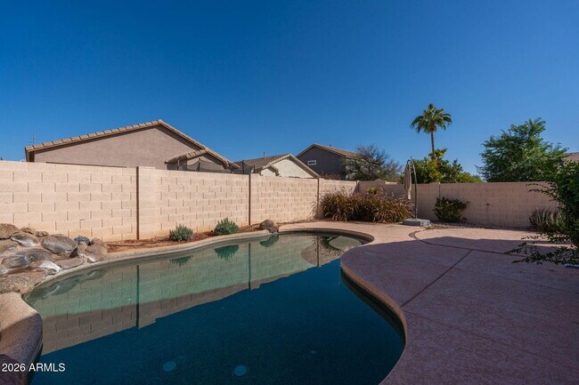 Building Photo - 15224 W Desert Hills Dr
