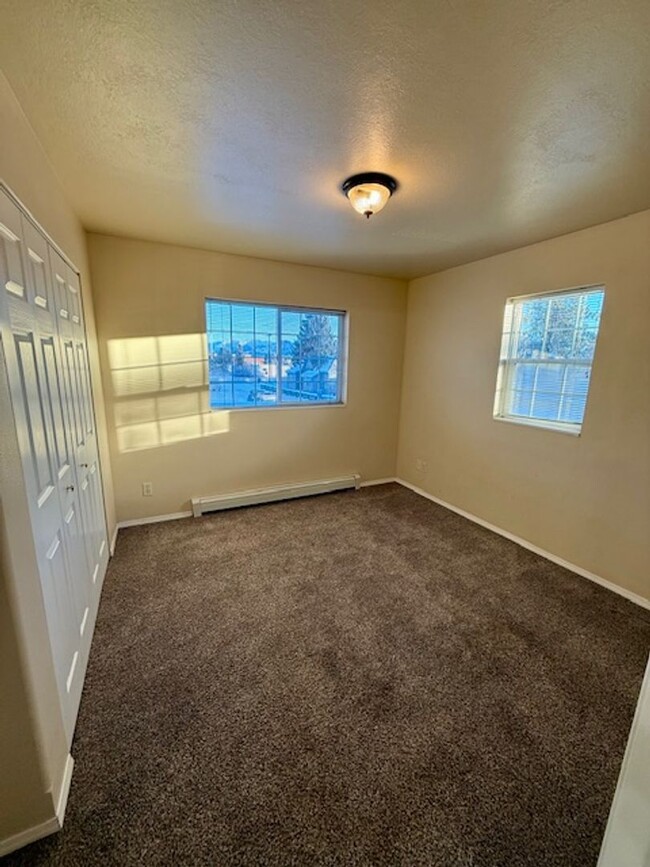 Building Photo - Spacious 2-Bedroom Townhouse in Bozeman – ...