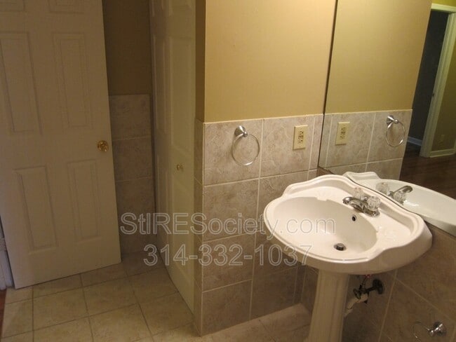 Building Photo - 3839 Shenandoah Ave