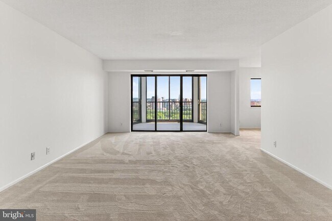 Building Photo - 5903 Mt Eagle Dr