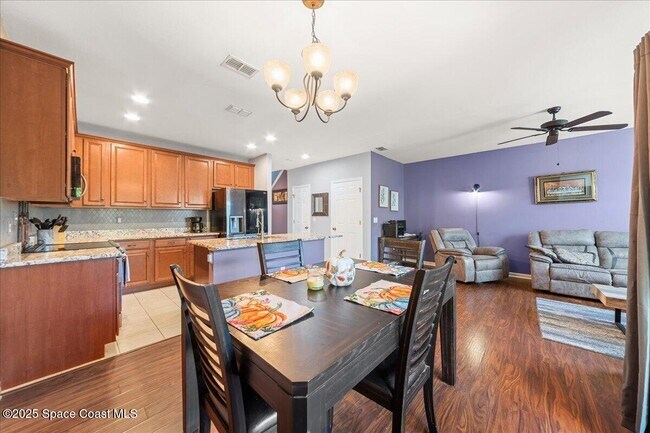 Building Photo - 1345 Lara Cir