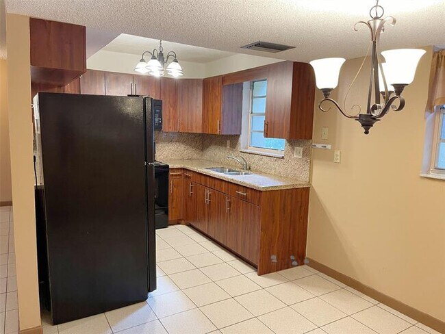 Building Photo - 11101 Royal Palm Blvd