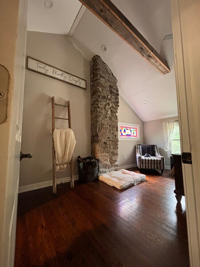 Building Photo - 1483 Meetinghouse Rd