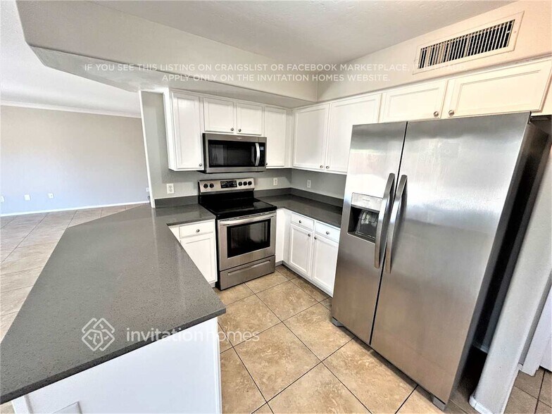 Building Photo - 6975 W Cactus Wren Dr