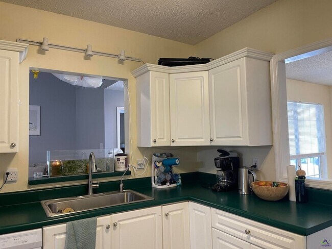 Building Photo - 103 Darin Dr