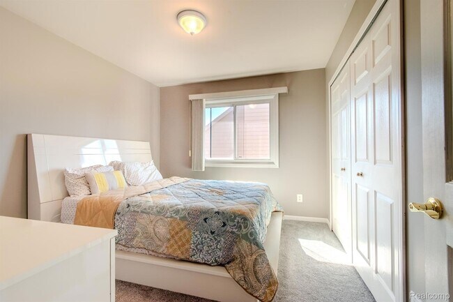 Building Photo - 56194 Birkdale Dr