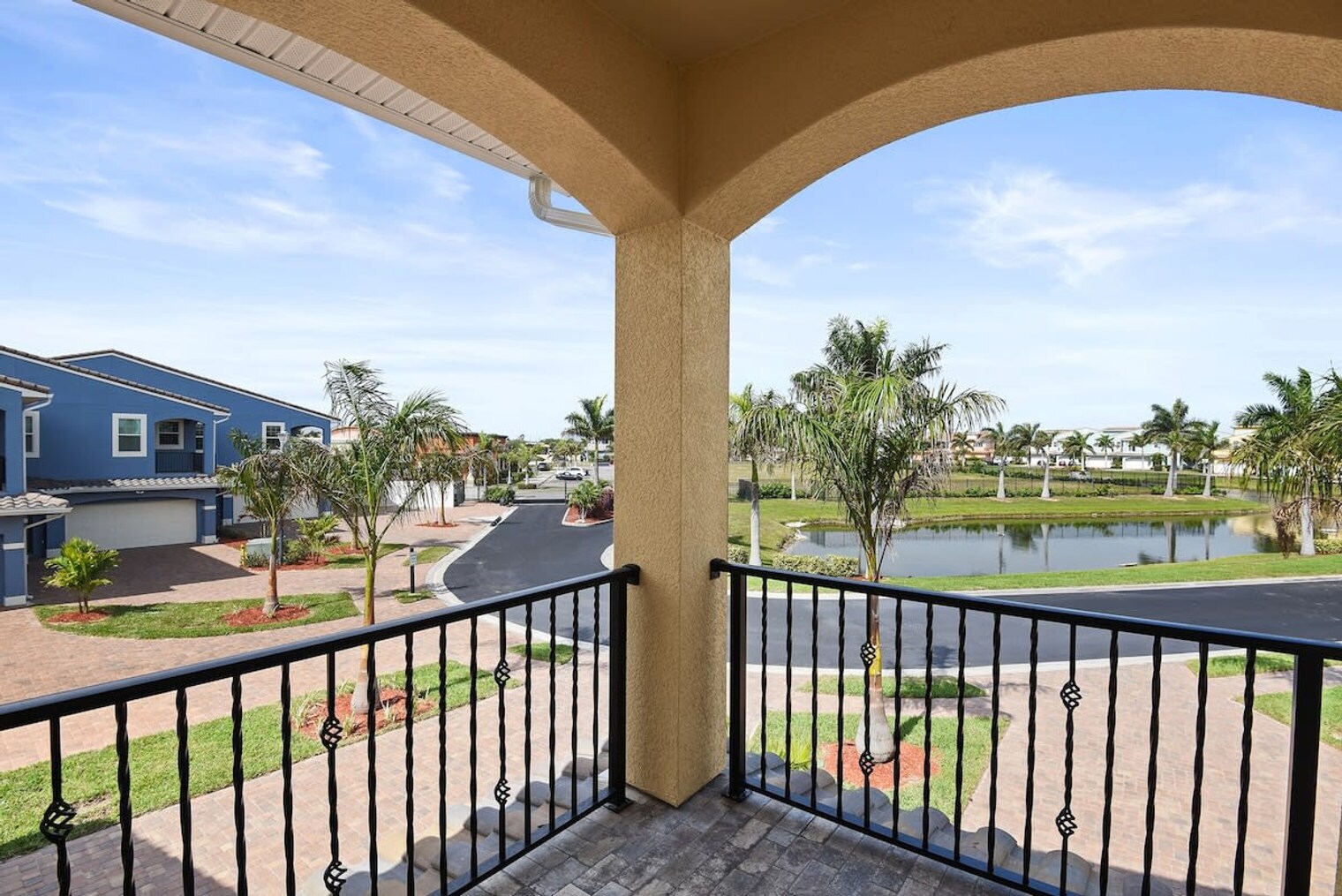 Building Photo - 132 Mediterranean Way