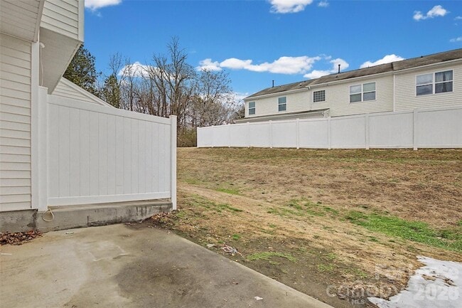 Building Photo - 7371 Laurel Valley Rd