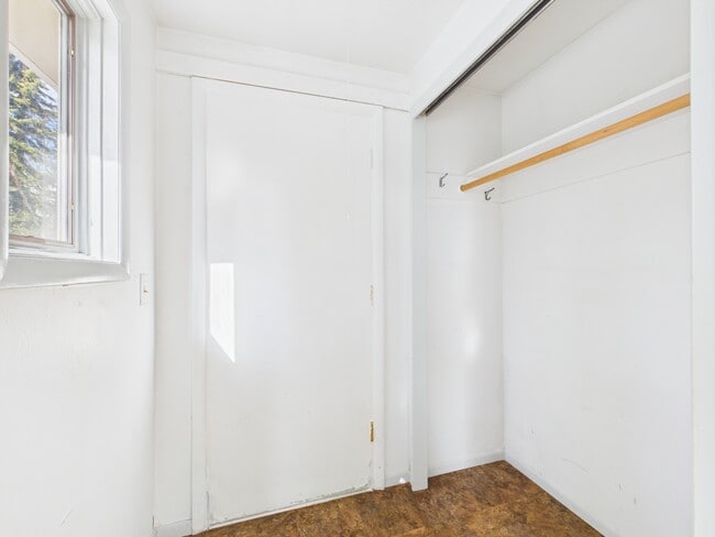 Building Photo - 518 Halvorson Rd