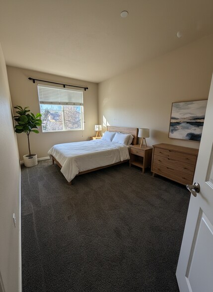 Virtual Staging bedroom - 3rd bedroom (smaller) - 5580 W 72nd Ave