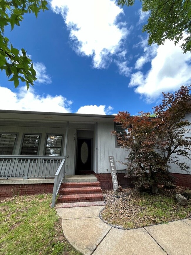 Building Photo - COMPLETELY REMODELED 3 bedroom house in North Fayetteville