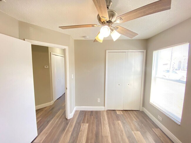 Building Photo - 2439 Harbor Town Dr