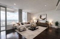 Building Photo - 2408 Victory Park Ln