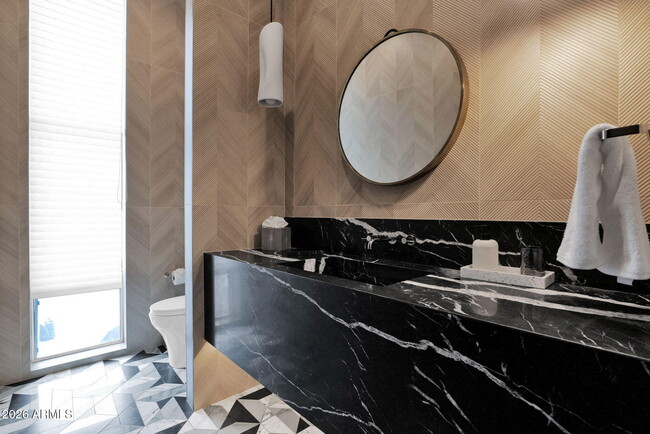 Building Photo - 5632 Camelback Canyon Dr