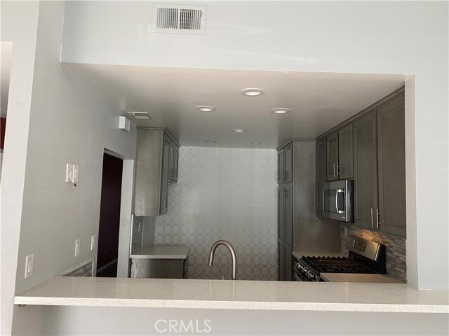 Building Photo - 855 Tangerine St