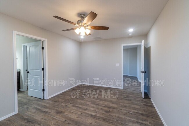 Building Photo - 1802 S 15th St