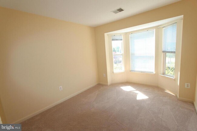 Building Photo - 46180 Chester Terrace