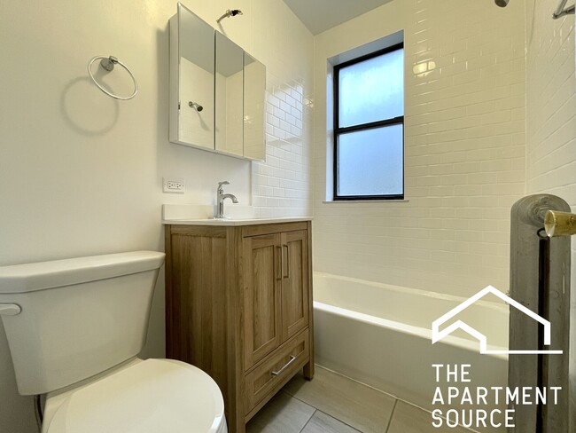 Building Photo - 1540 N Kedzie Ave