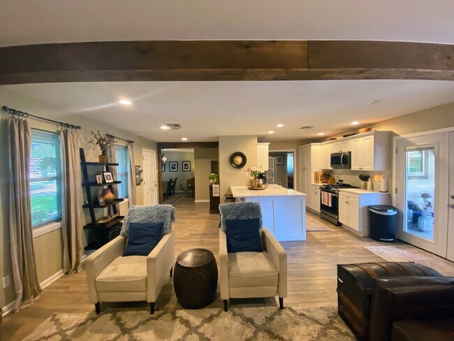 Building Photo - 4111 Hill Oak Dr