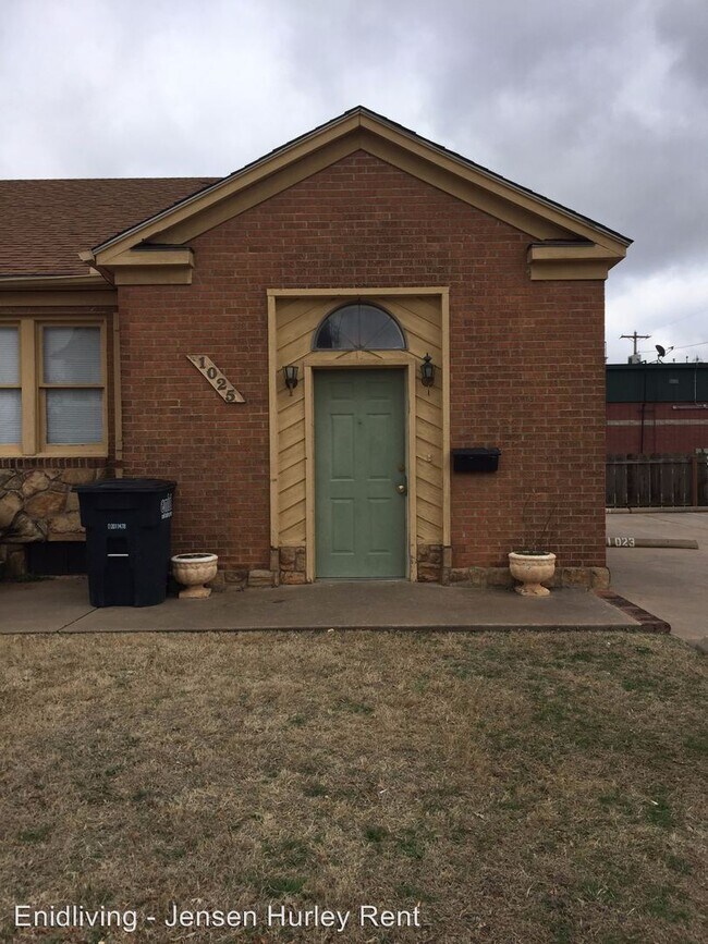 Building Photo - 1 br, 1 bath House - 1025 W. Maine
