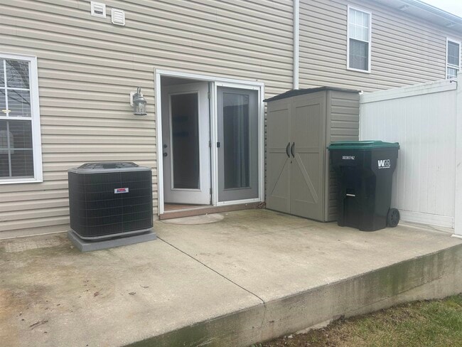 Building Photo - 125 Joyce Dr