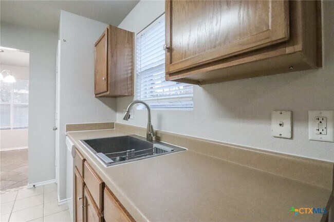 Building Photo - 1705 Liberty Hill Dr