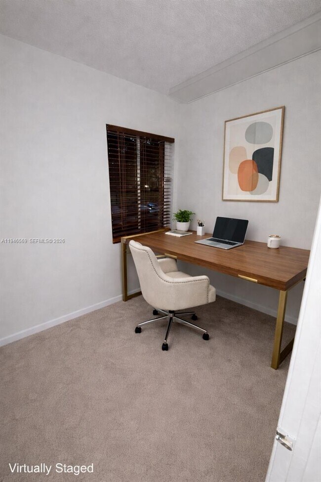 Building Photo - 102 Gardens Dr