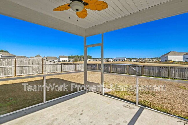 Building Photo - 454 Zenith Blvd