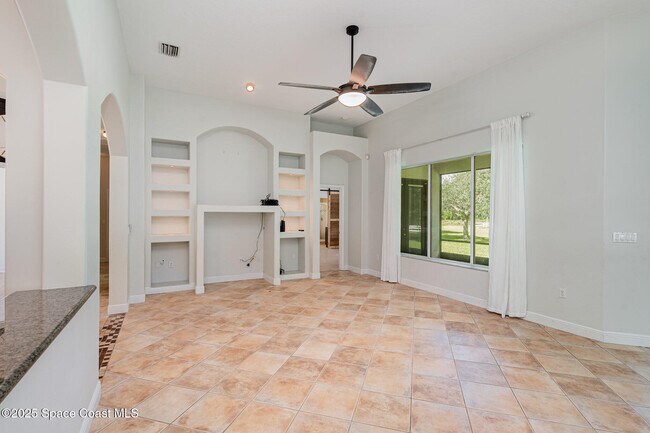 Building Photo - 2415 Grassmere Dr