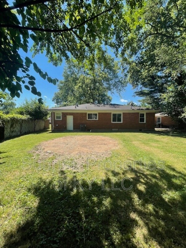 Building Photo - 3203 Hampstead Ct