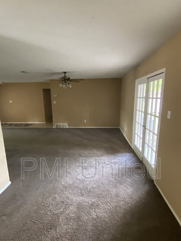 Building Photo - 3402 Hastings Dr