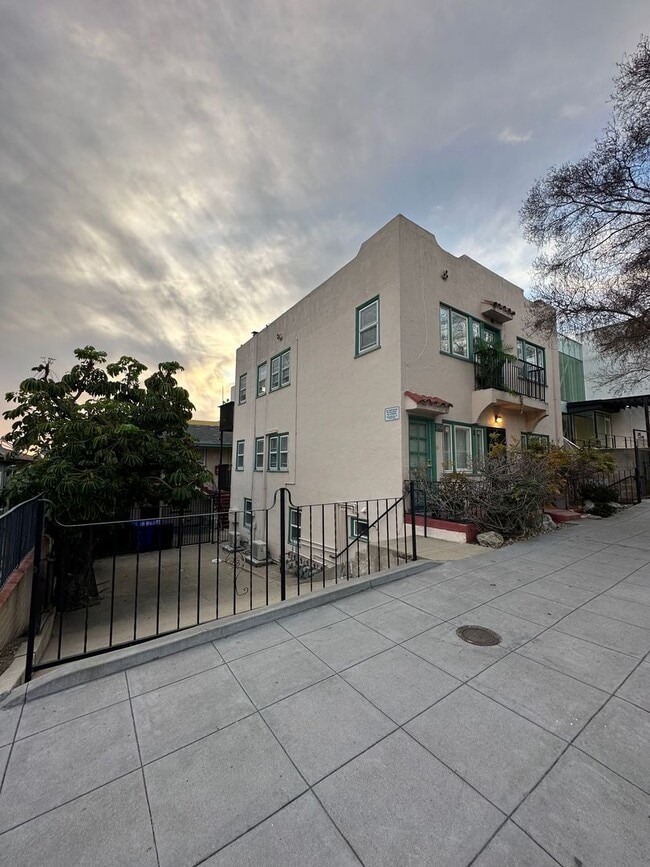 Building Photo - 2446 India St