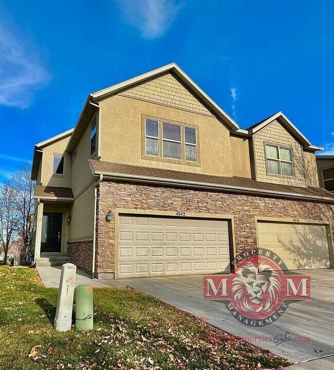 Building Photo - 3 Bd 3.5 Bath Model Like Townhome in Riverton