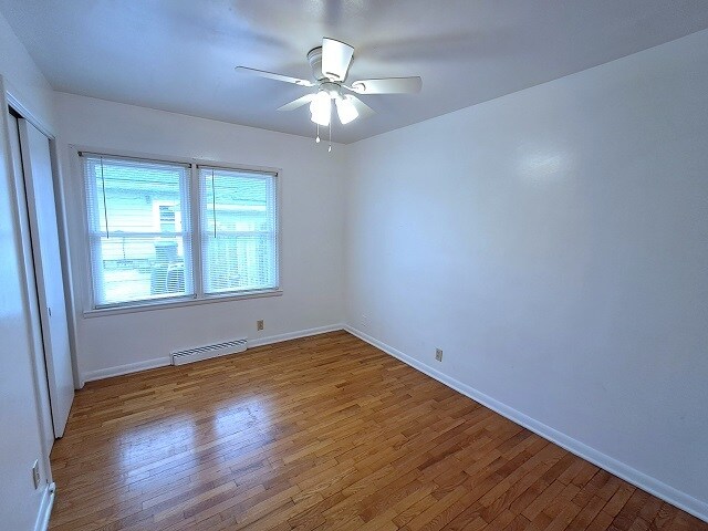 Building Photo - 220 Hunter Dr