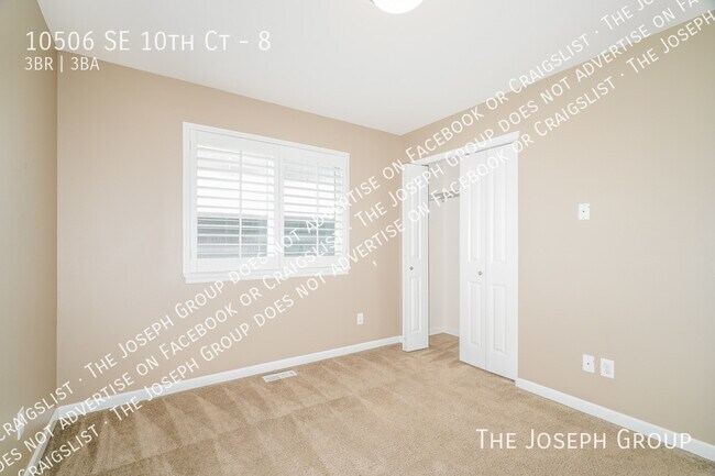 Building Photo - 10506 SE 10th Ct
