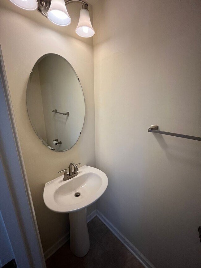 Building Photo - 1253 Elderslie Ln