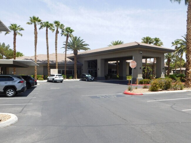 Building Photo - GORGEOUS FULLY FURNISHED 2 BEDROOM UNIT*GA...