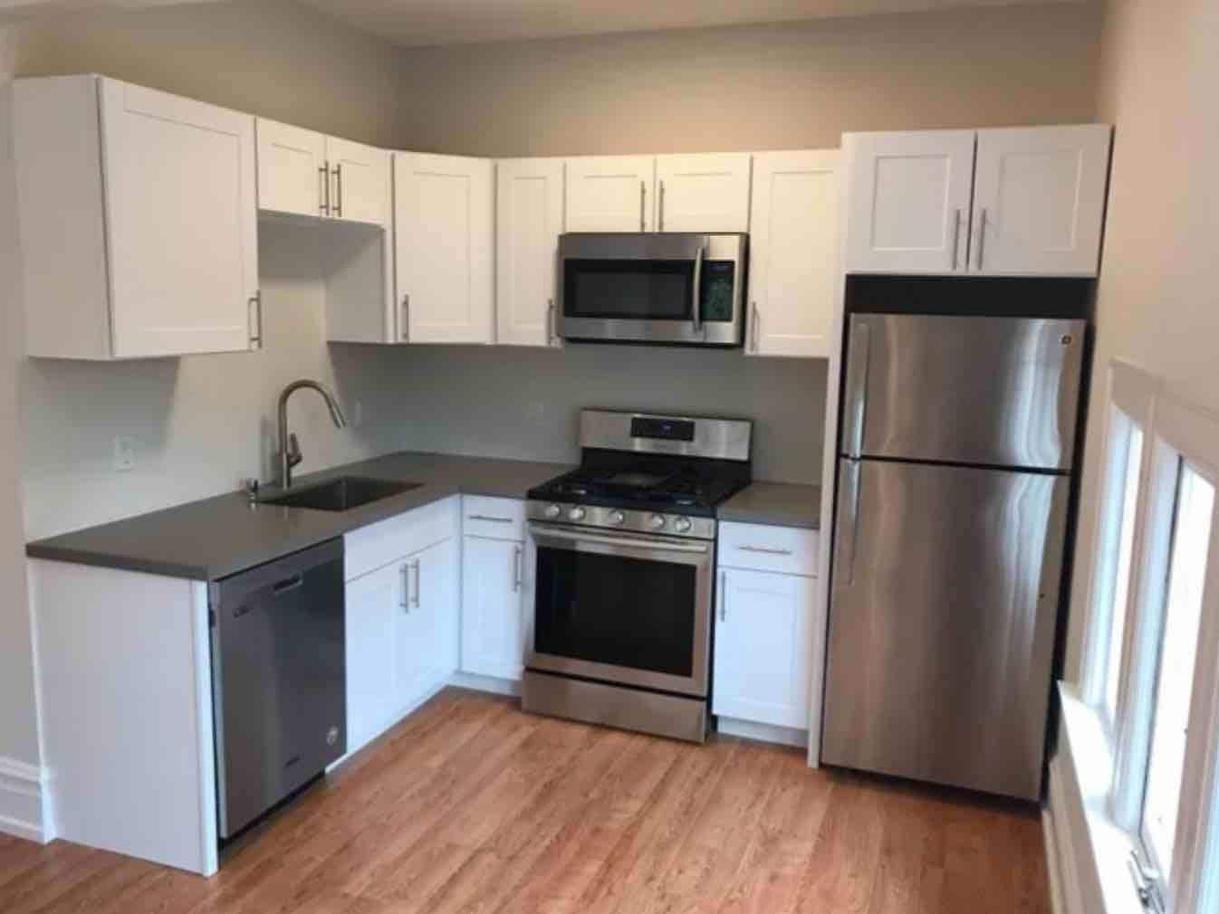 Spacious Kitchen - 535 30th St
