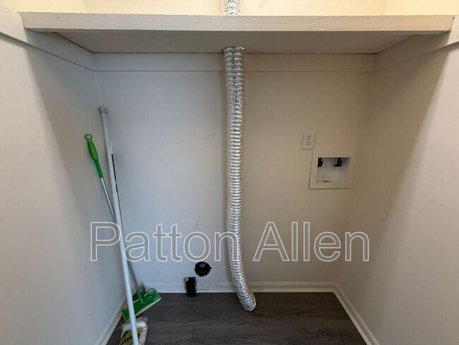 Building Photo - 35 Dawnwood Cir