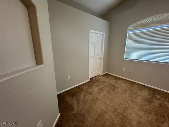 Building Photo - 75 N Valle Verde Dr