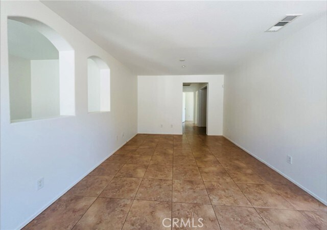 Building Photo - 15627 Lasselle St