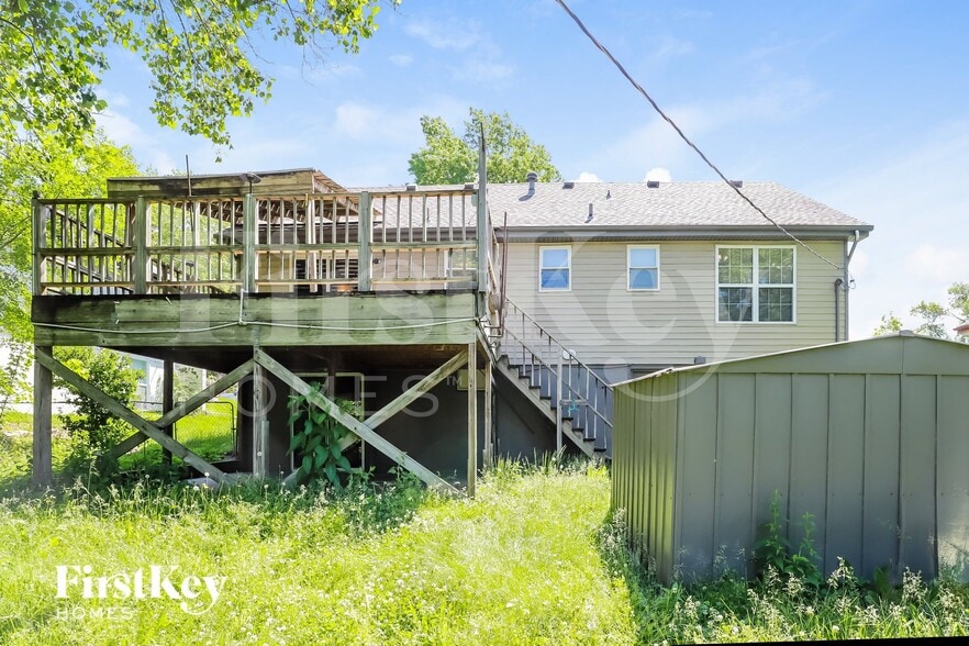 Building Photo - 5906 NW Harris Dr